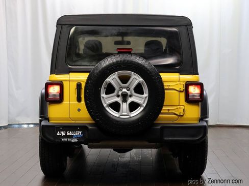 Used 2019 Jeep Wrangler Sport AWD/4WD image 9