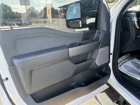 Used 2025 Ford F350 Lariat w/ Lariat Ultimate Package image 14