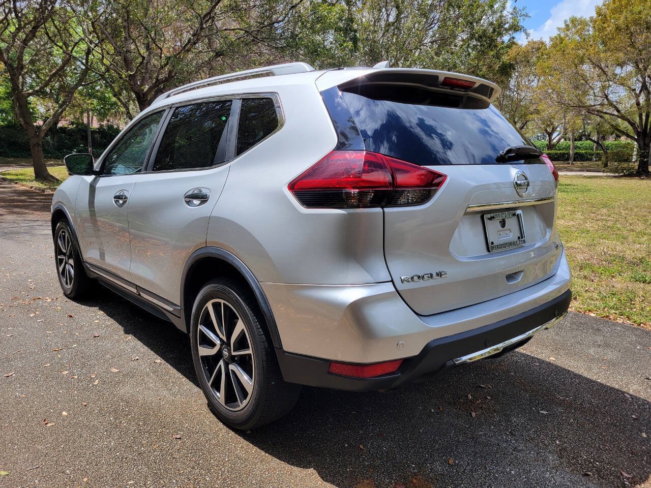 Used 2019 Nissan Rogue SL AWD/4WD image 5
