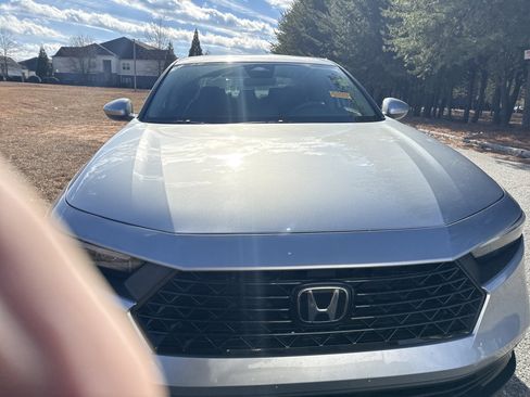 Used 2024 Honda Accord EX image 3