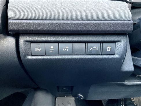 Used 2025 Toyota Camry LE FWD image 31