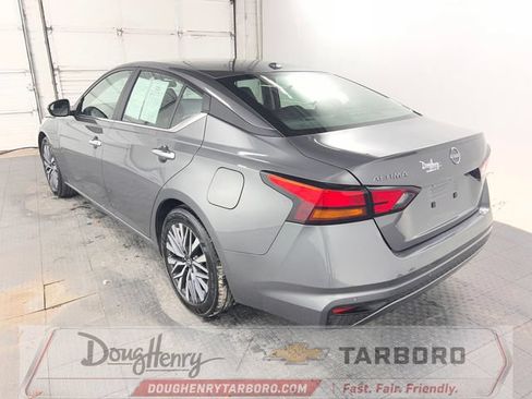 Used 2025 Nissan Altima 2.5 SV FWD image 7