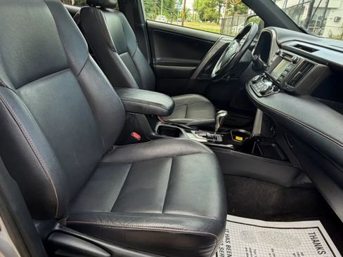 Used 2018 Toyota RAV4 SE AWD/4WD image 14