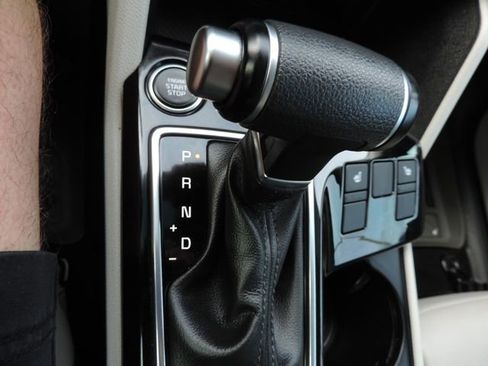 Used 2024 Kia Sportage EX image 25