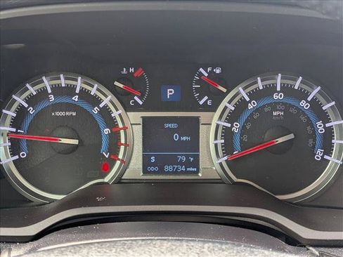 Used 2018 Toyota 4Runner SR5 Premium RWD image 12