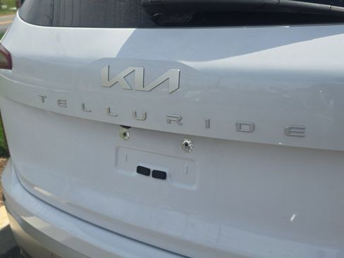 Used 2023 Kia Telluride S image 8