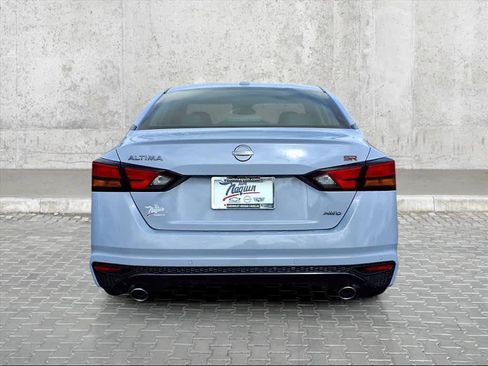 New 2025 Nissan Altima 2.5 SR image 9