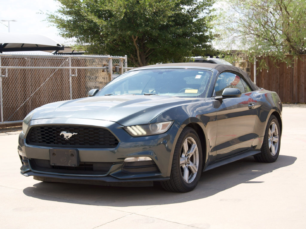Used 2015 Ford Mustang Convertible RWD image 3