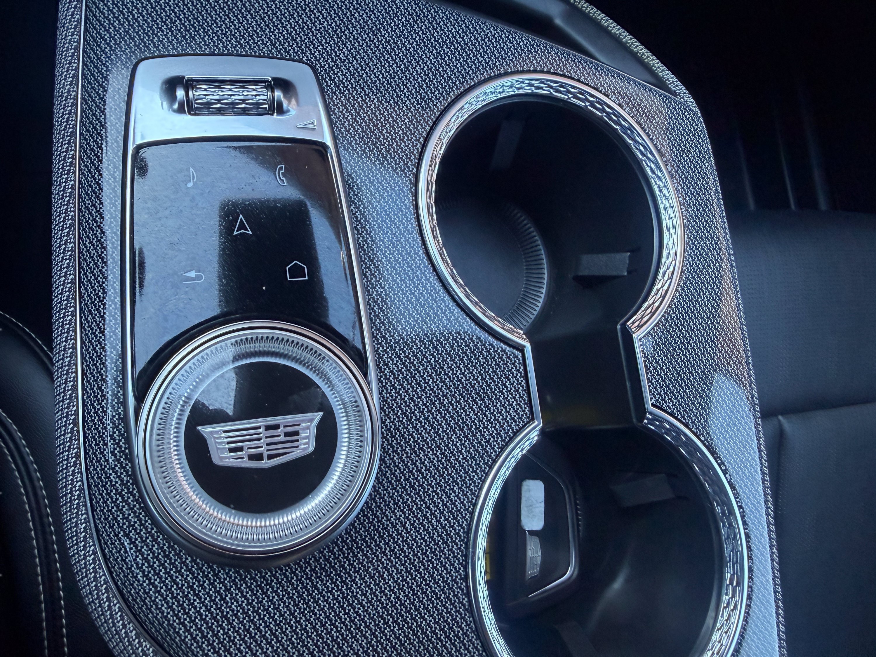 Used 2025 Cadillac Optiq Luxury 2 w/ LPO, Floor Liner Package AWD/4WD image 24