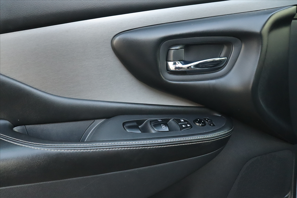 Used 2020 Nissan Murano SV FWD image 24