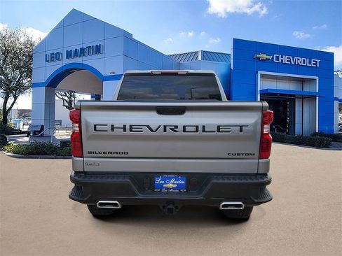 New 2026 Chevrolet Silverado 1500 Custom Trail Boss w/ LPO, Dark Essentials Package image 4