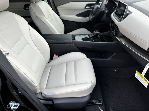 New 2026 Nissan Rogue SV image 14