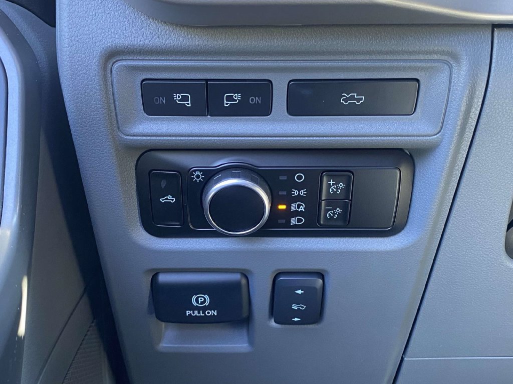 Used 2023 Ford F150 Lightning XLT AWD/4WD image 19
