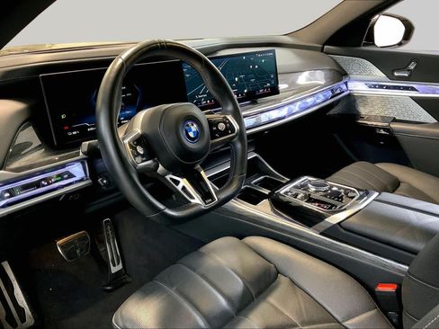 Used 2024 BMW i7 M70 AWD/4WD image 17
