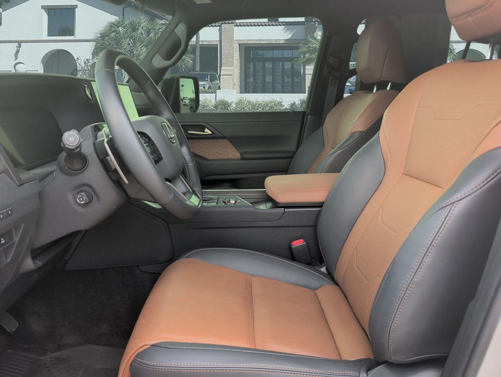Used 2024 Lexus GX 550 w/ Accessory Package (Z1) AWD/4WD image 11