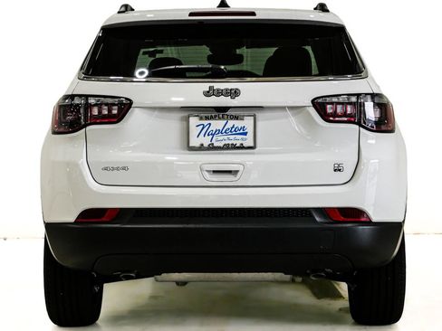 New 2026 Jeep Compass Latitude AWD/4WD image 8