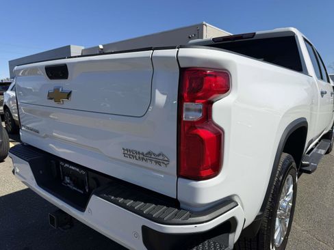 Certified 2022 Chevrolet Silverado 3500 High Country w/ Safety Package II AWD/4WD image 10