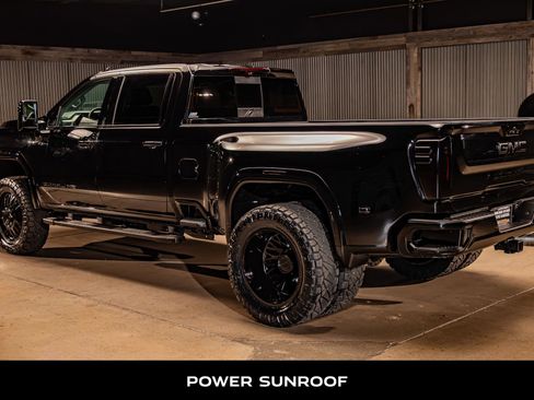 Used 2025 GMC Sierra 3500 Denali w/ Denali Reserve Package image 7