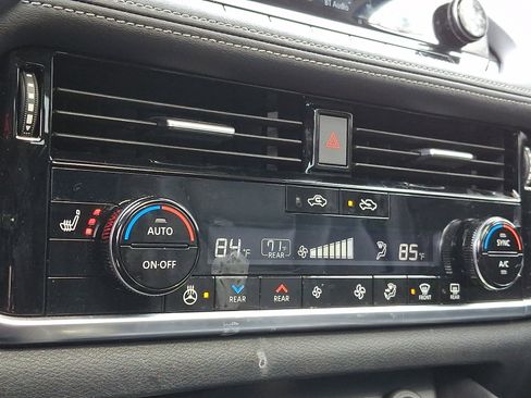 Certified 2022 Nissan Rogue SL w/ SL Premium Package image 18