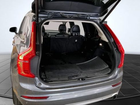 Used 2019 Volvo XC90 T5 Momentum w/ Multimedia Package AWD/4WD image 6