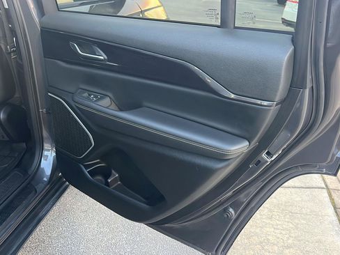 Used 2021 Jeep Grand Cherokee L Laredo w/ Luxury Tech Group I image 16