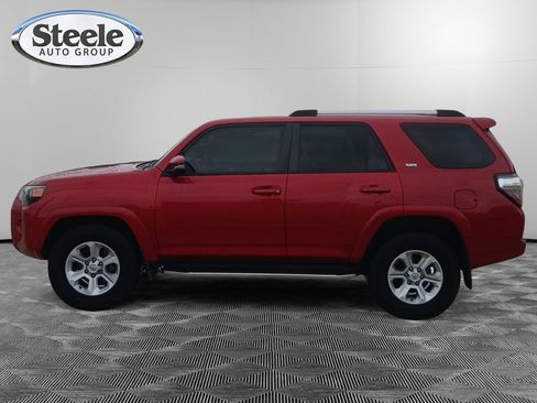 Used 2021 Toyota 4Runner SR5 Premium w/ Moonroof Package RWD image 3