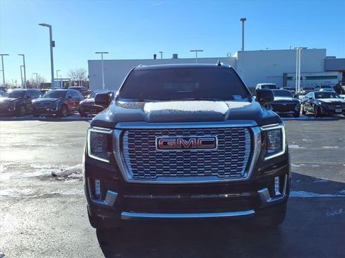 Used 2023 GMC Yukon XL Denali w/ Advanced Technology Package image 12
