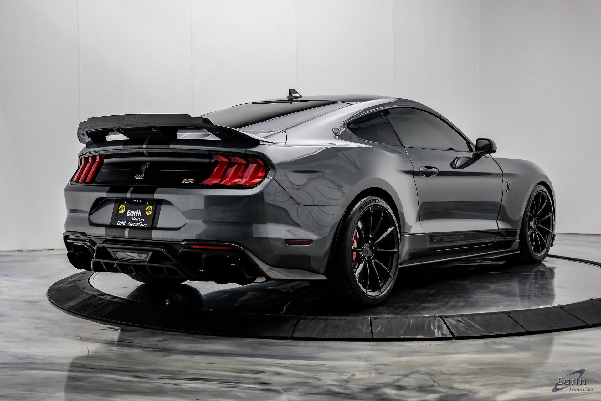 Used 2021 Ford Mustang Shelby GT500 w/ Technology Package RWD image 19