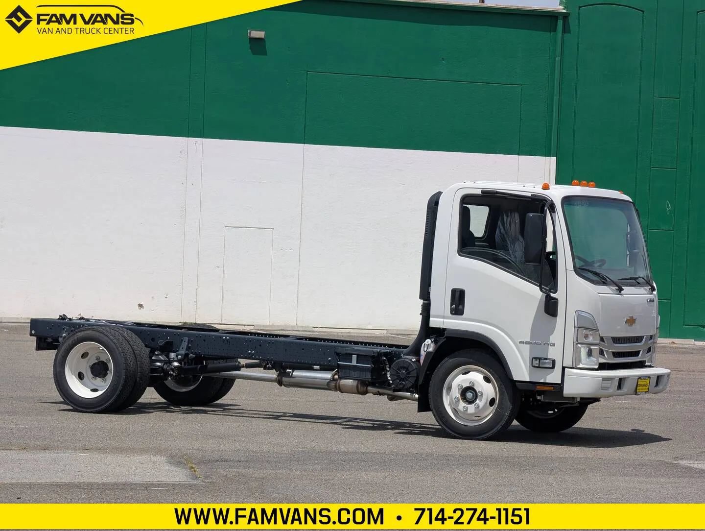 Used 2024 Chevrolet Low Cab Forward RWD image 1