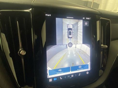 Used 2025 Volvo XC60 B5 Plus image 26