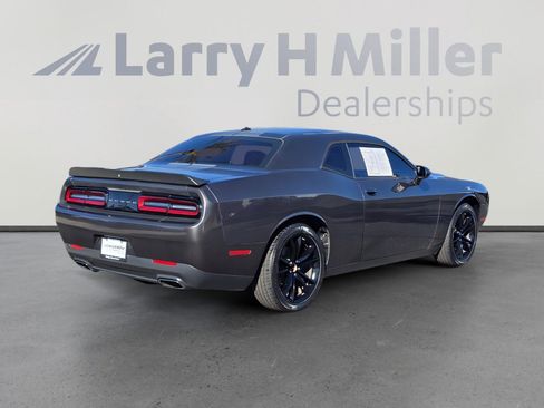Used 2018 Dodge Challenger SXT w/ Blacktop Package image 5