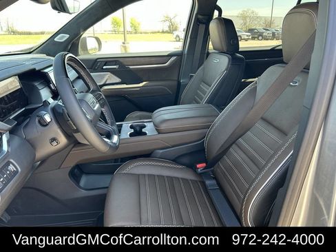 New 2026 GMC Acadia Denali Ultimate w/ LPO, Floor Liner Package AWD/4WD image 22