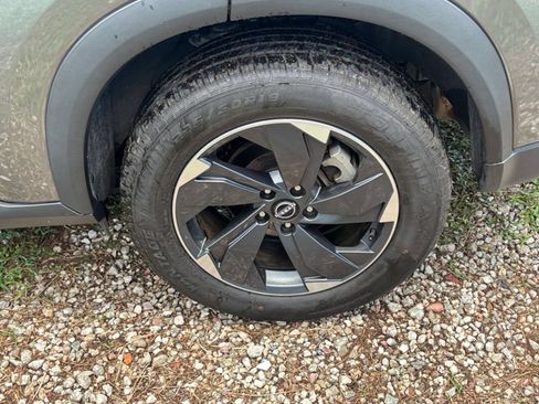 Used 2025 Nissan Rogue SV AWD/4WD image 32