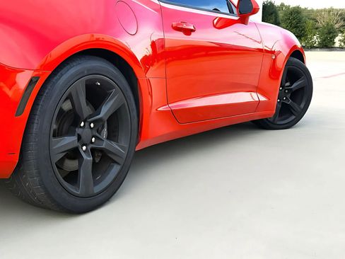 Used 2017 Chevrolet Camaro SS RWD image 6