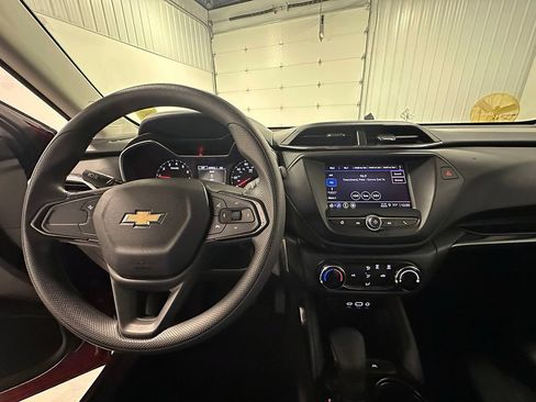 Used 2021 Chevrolet TrailBlazer LS FWD image 31