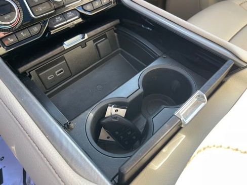 Used 2023 GMC Yukon XL Denali image 27