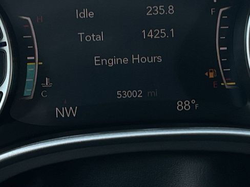 Used 2024 Chrysler Pacifica Touring-L FWD image 37
