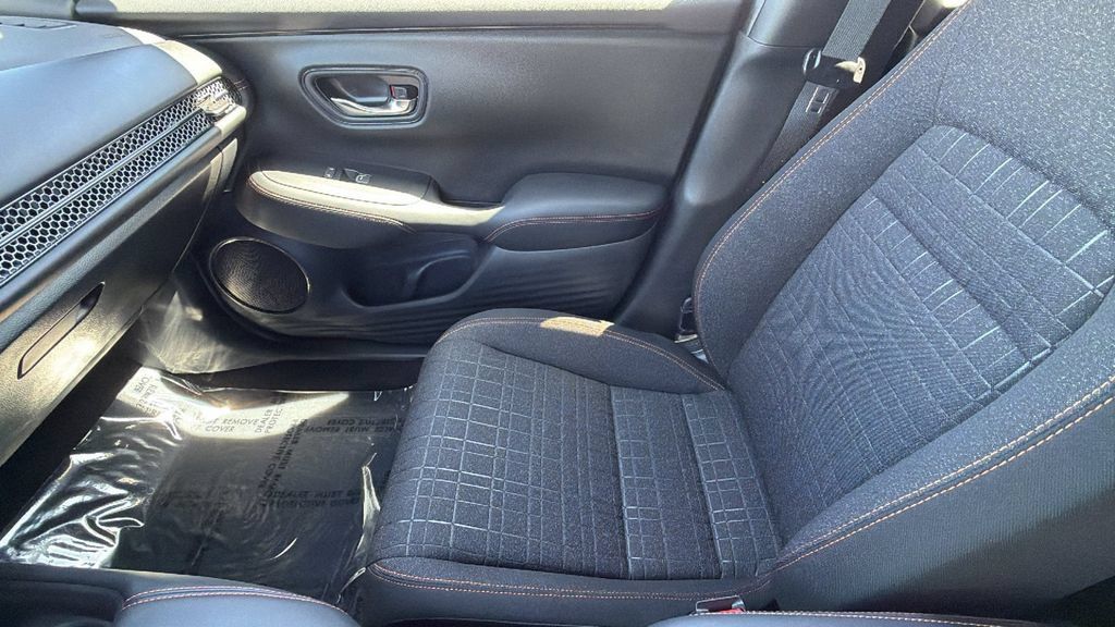 Used 2024 Honda HR-V Sport image 12