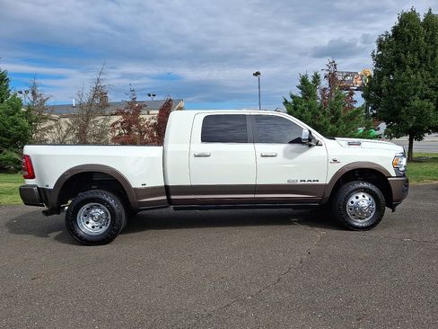 Used 2022 RAM 3500 Limited image 7