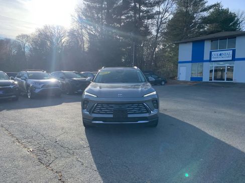 Certified 2025 Buick Envision Preferred image 9