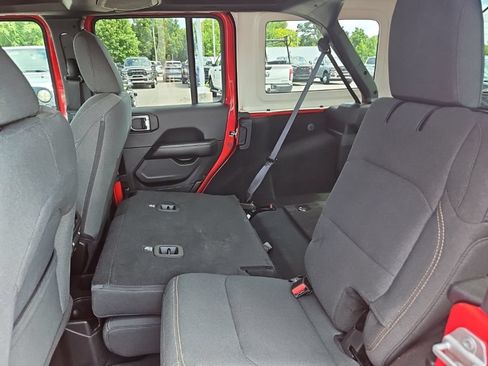 Used 2025 Jeep Wrangler Unlimited Sahara AWD/4WD image 14