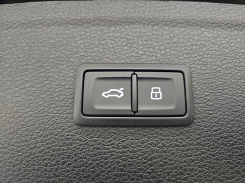 Used 2023 Audi Q5 2.0T Premium w/ Convenience Package AWD/4WD image 32