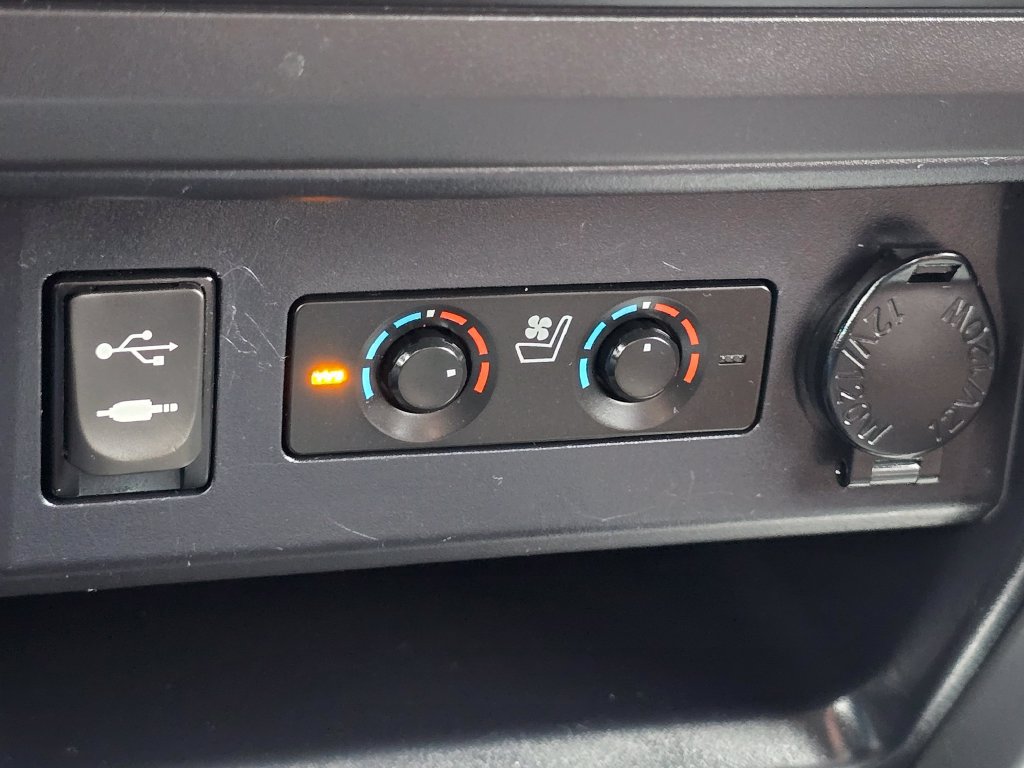 Used 2014 Toyota 4Runner Limited AWD/4WD image 32
