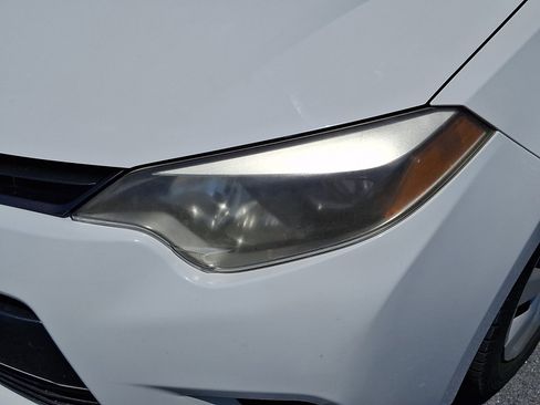 Used 2015 Toyota Corolla LE FWD image 11