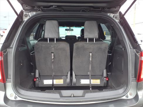 Used 2015 Ford Explorer XLT w/ Equipment Group 202A image 9