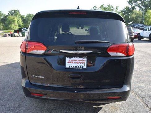 Used 2024 Chrysler Voyager LX FWD image 7