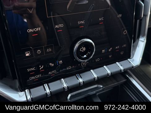 New 2026 GMC Acadia Denali Ultimate w/ LPO, Floor Liner Package AWD/4WD image 17