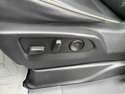 Certified 2023 GMC Yukon SLT AWD/4WD image 11