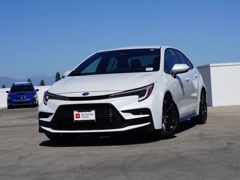 Used 2023 Toyota Corolla SE w/ Carpet Mat Package (TMS) FWD image 4