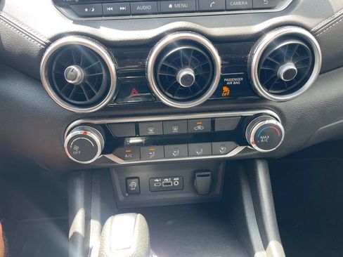 Used 2025 Nissan Sentra SV FWD image 18